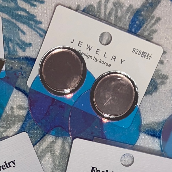 New Earrings- Last But Not Least Cute, Plastic, Shimmering, Lightweight and FUN - Picture 8 of 10